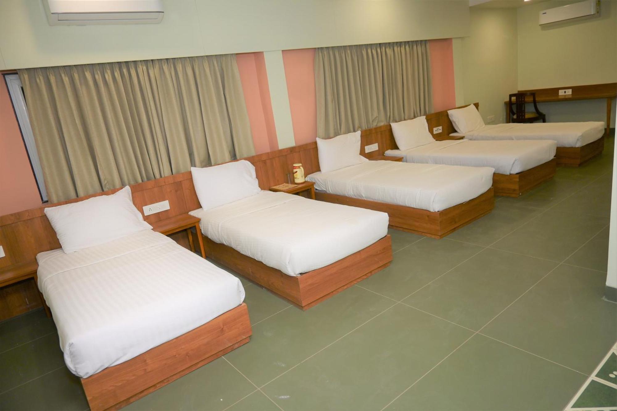 Hotel Ashray Ujjain Luaran gambar
