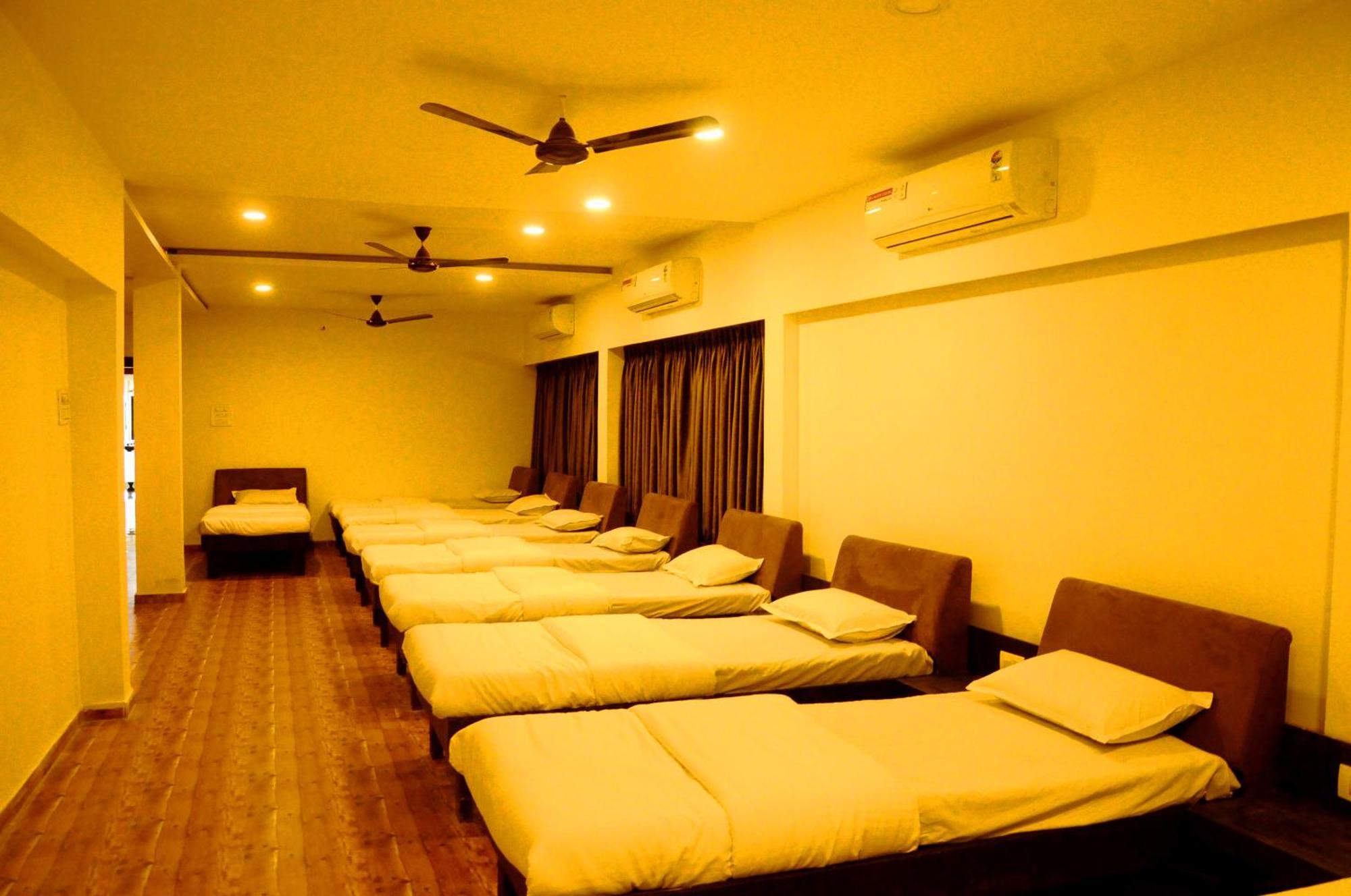 Hotel Ashray Ujjain Luaran gambar
