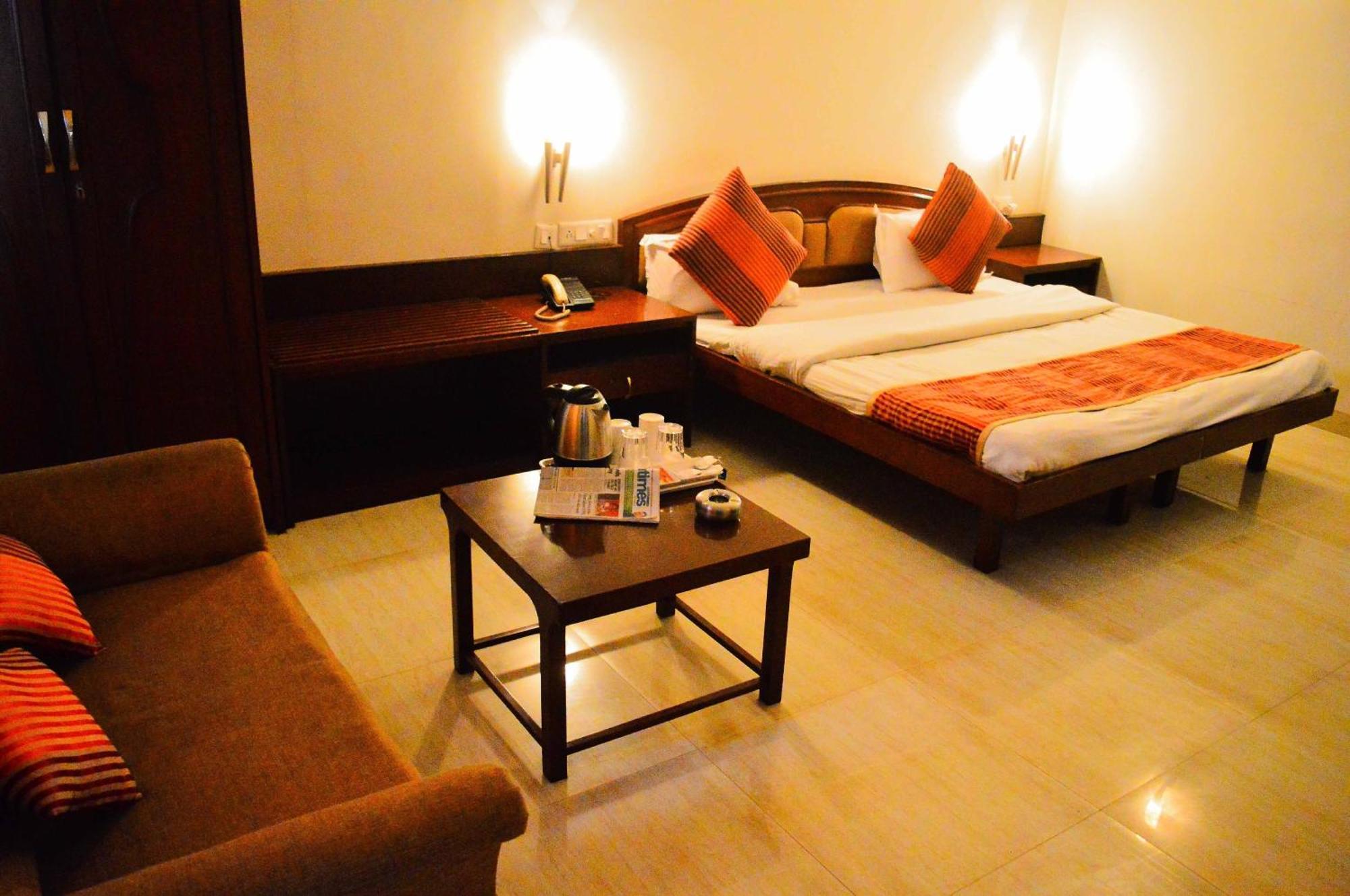 Hotel Ashray Ujjain Luaran gambar
