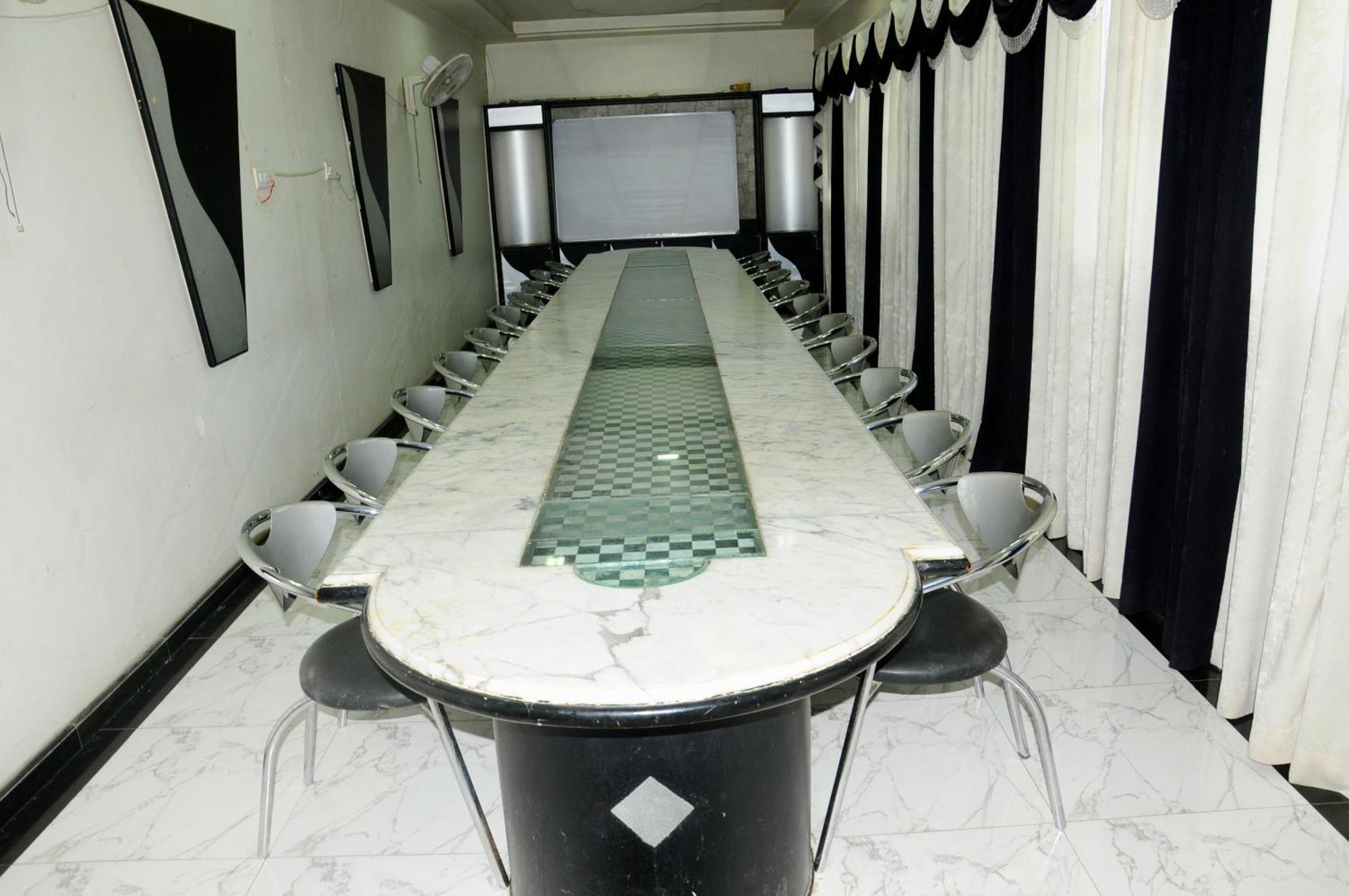 Hotel Ashray Ujjain Luaran gambar