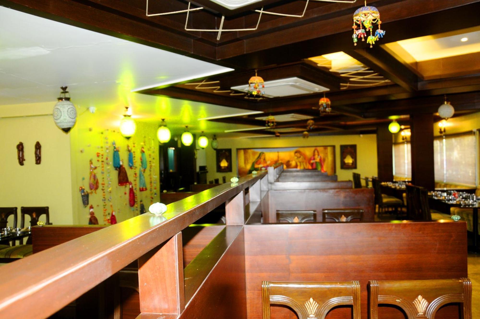 Hotel Ashray Ujjain Luaran gambar
