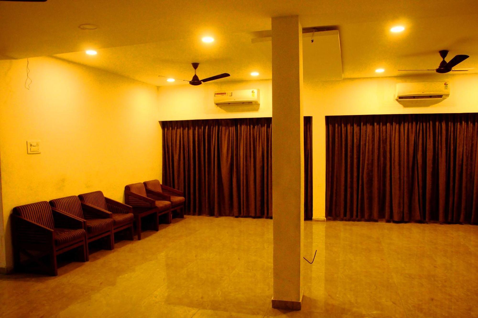 Hotel Ashray Ujjain Luaran gambar
